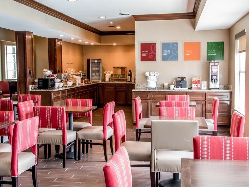 ניו בראונפלס Comfort Suites מראה חיצוני תמונה