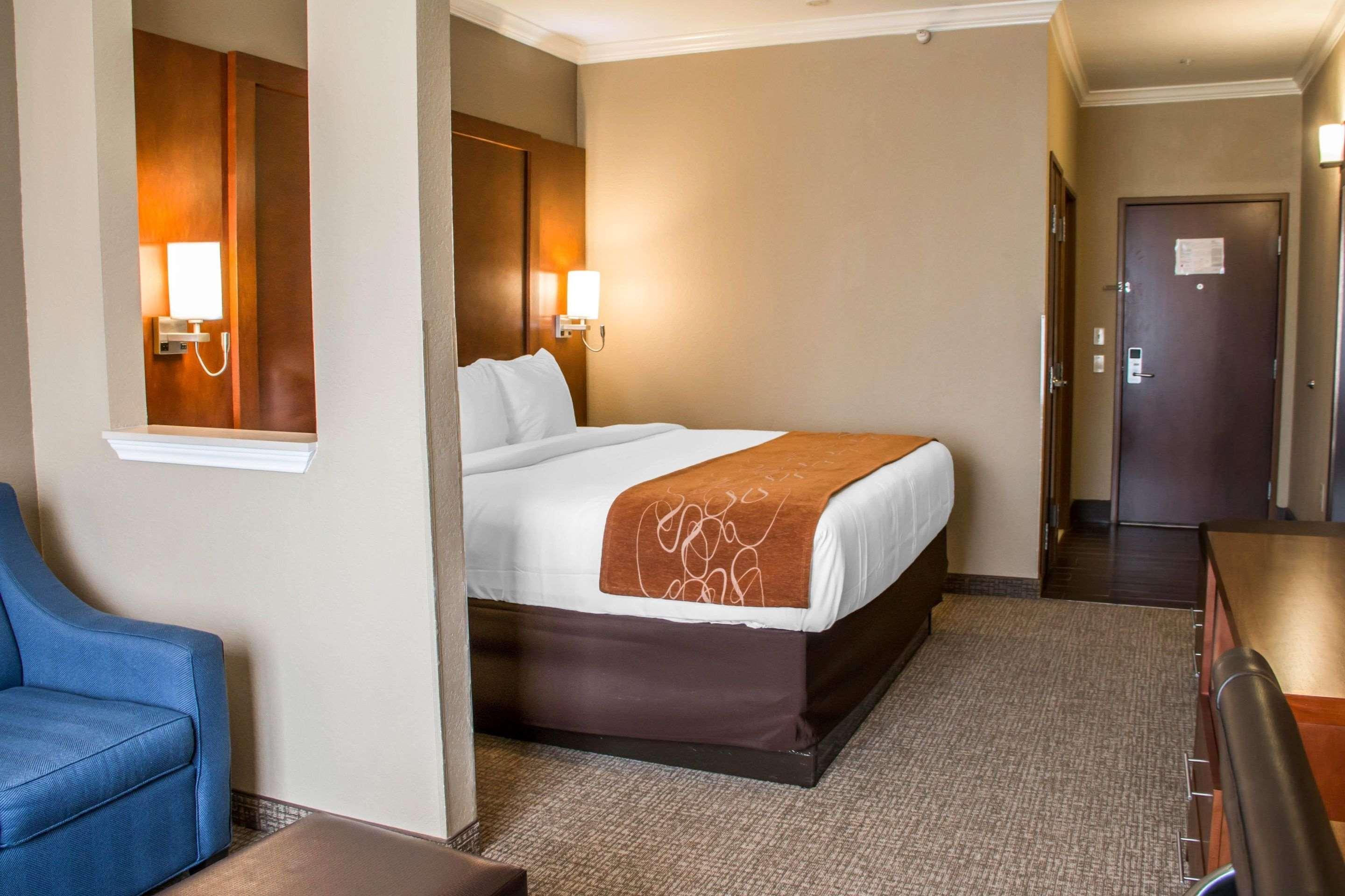 ניו בראונפלס Comfort Suites מראה חיצוני תמונה