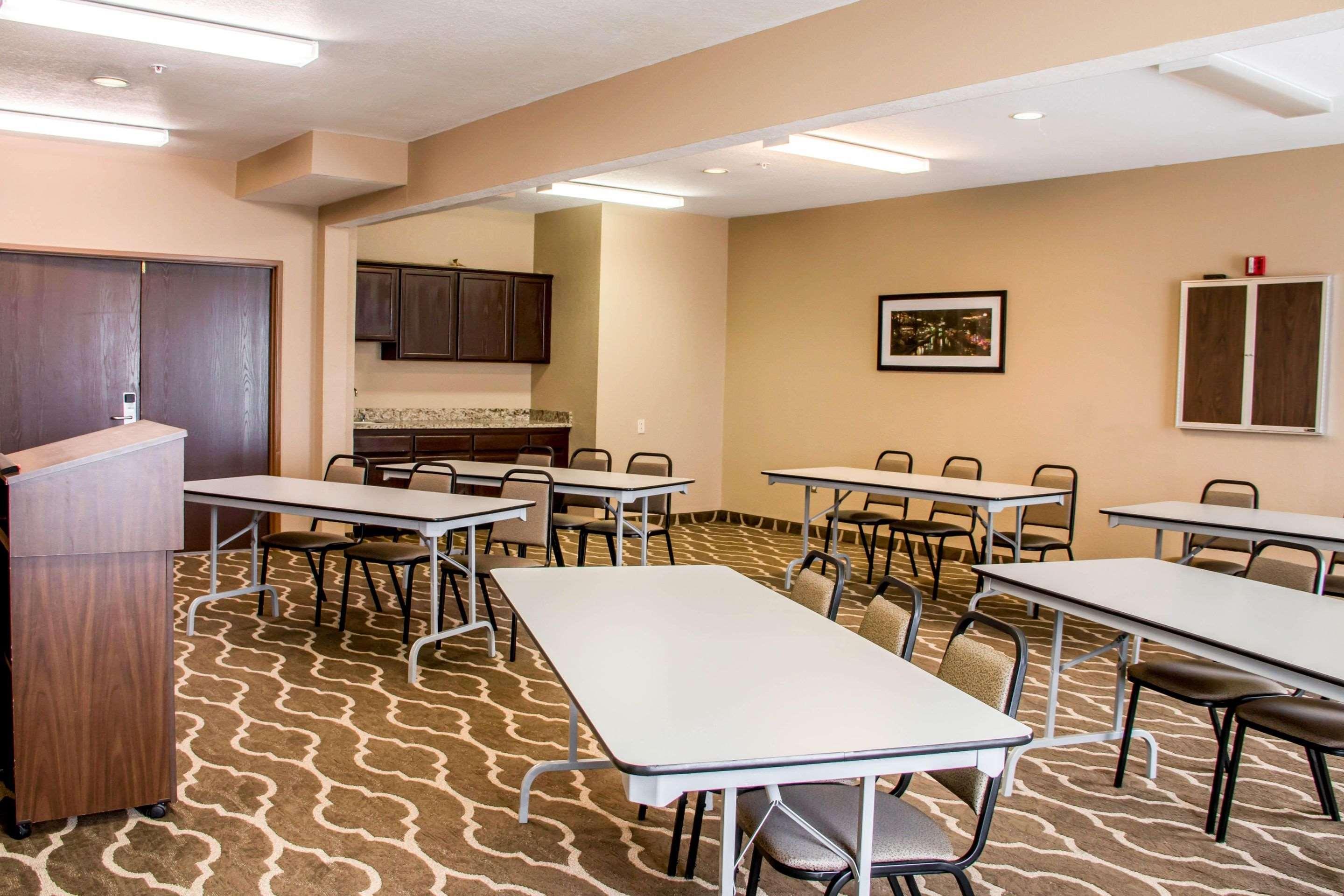 ניו בראונפלס Comfort Suites מראה חיצוני תמונה