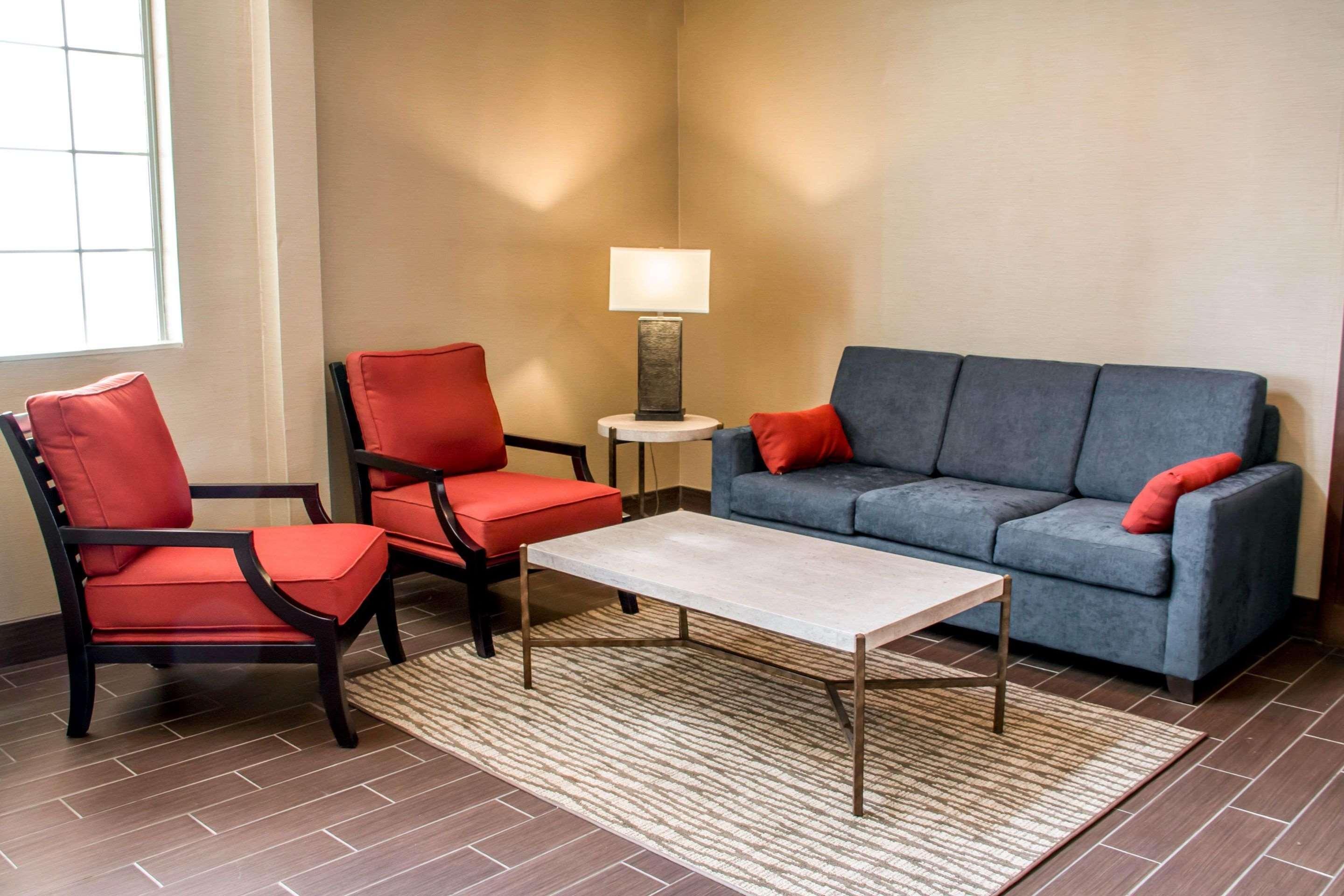 ניו בראונפלס Comfort Suites מראה חיצוני תמונה
