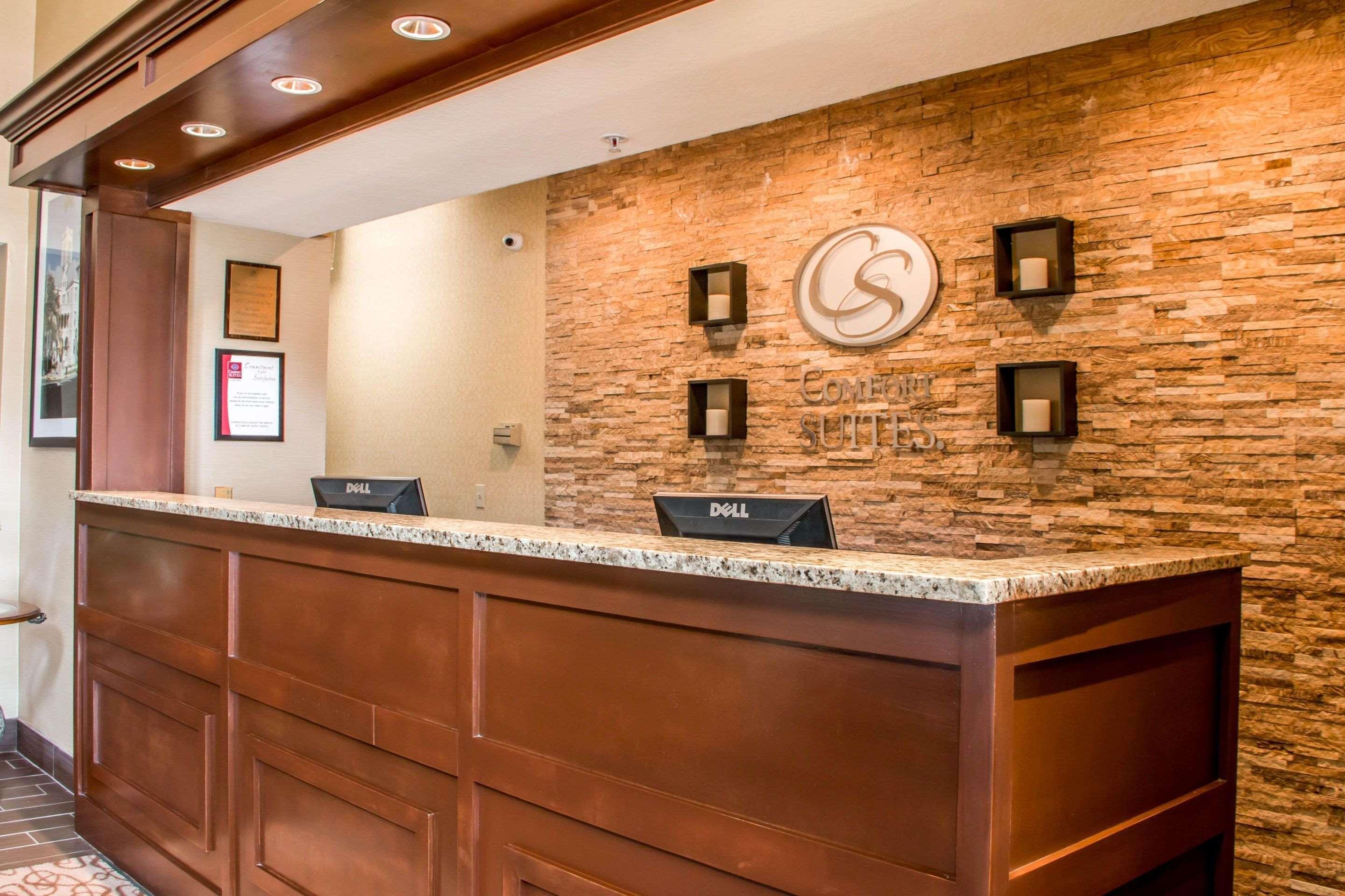 ניו בראונפלס Comfort Suites מראה חיצוני תמונה