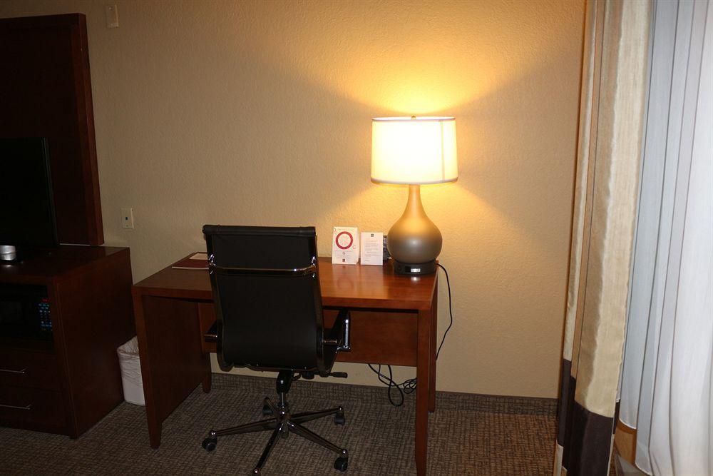 ניו בראונפלס Comfort Suites מראה חיצוני תמונה