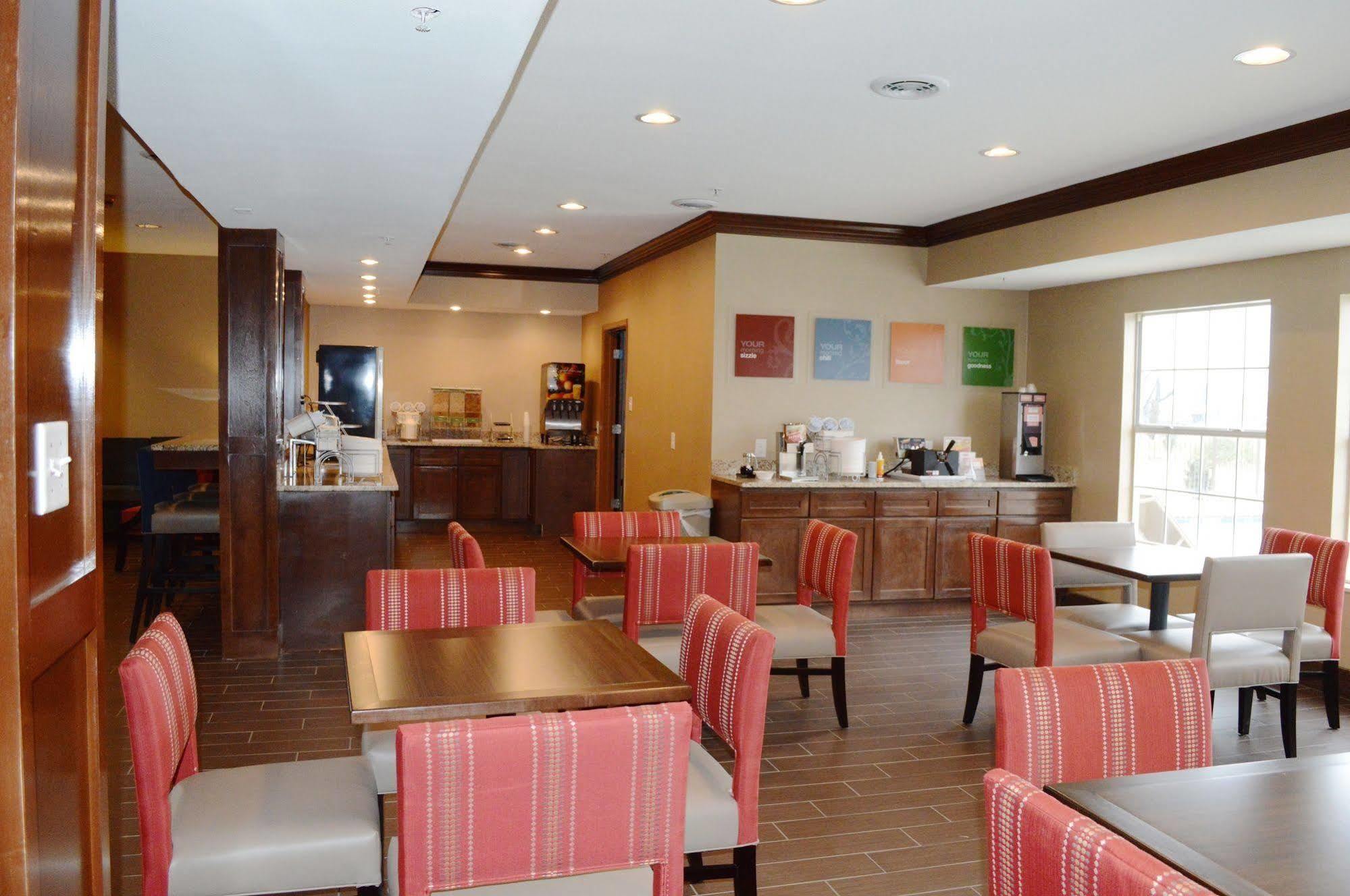 ניו בראונפלס Comfort Suites מראה חיצוני תמונה